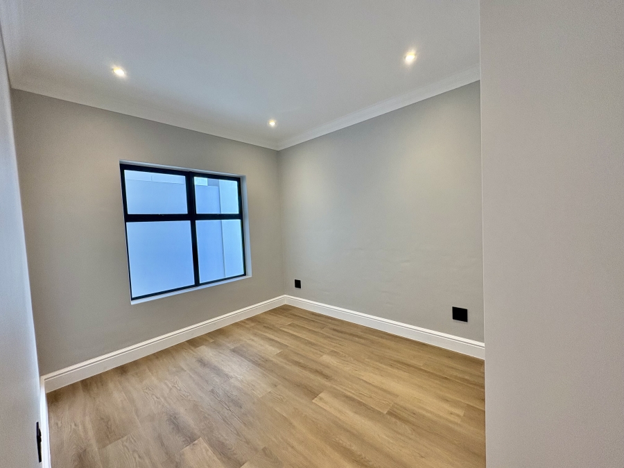4 Bedroom Property for Sale in Sandown Western Cape